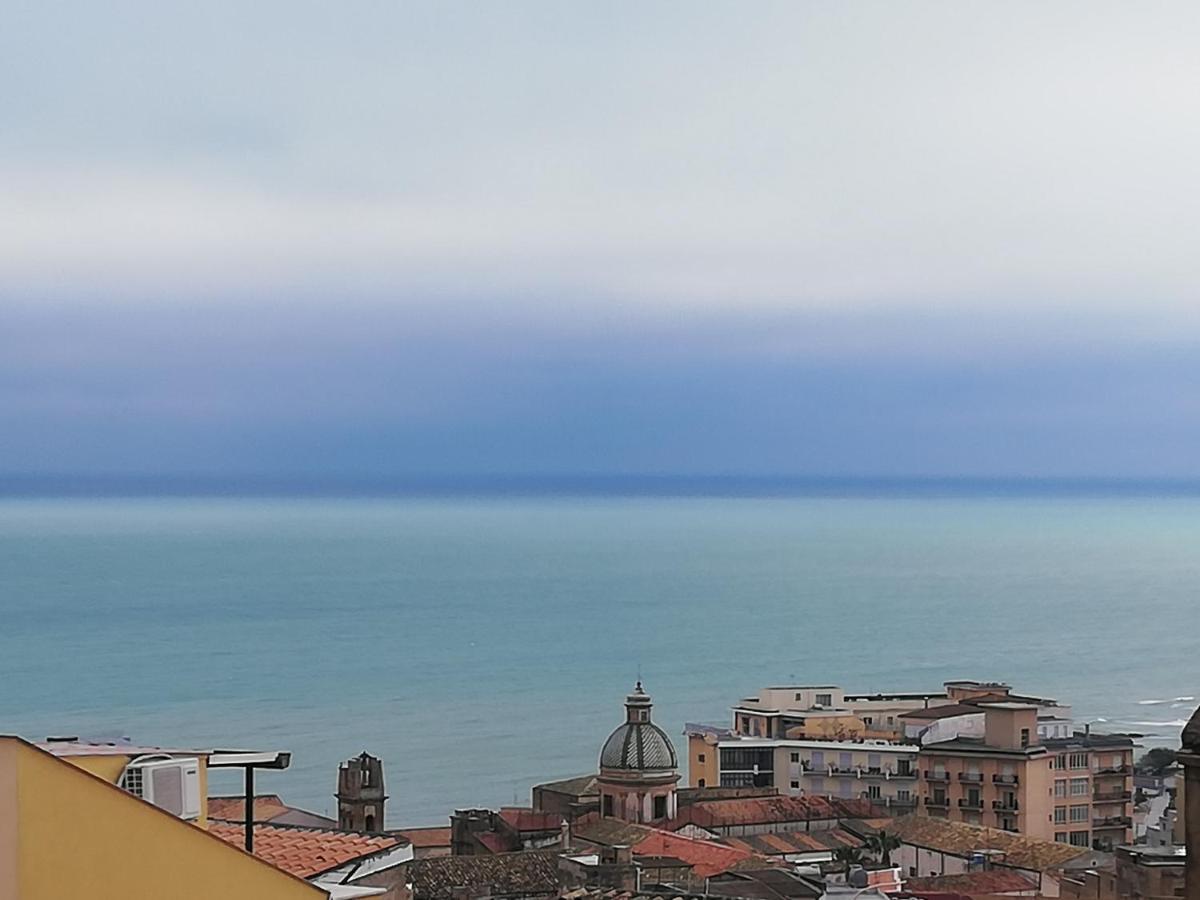 La Casuzza Di Lara Apartment Sciacca Luaran gambar